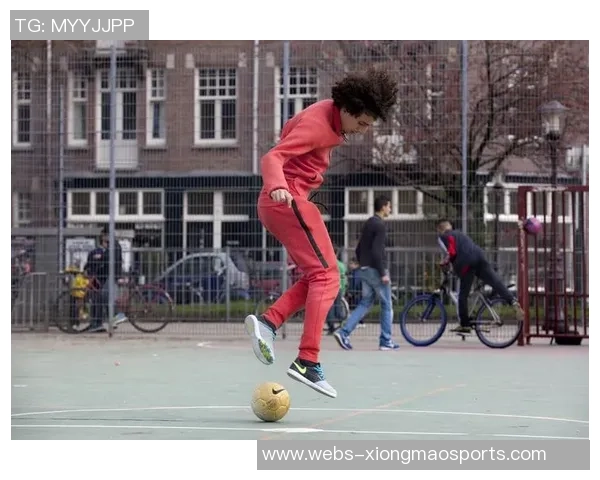 掌握足球摄影技巧从构图到瞬间捕捉全方位解析